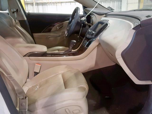 1G4GB5G34EF176426 - 2014 BUICK LACROSSE WHITE photo 5