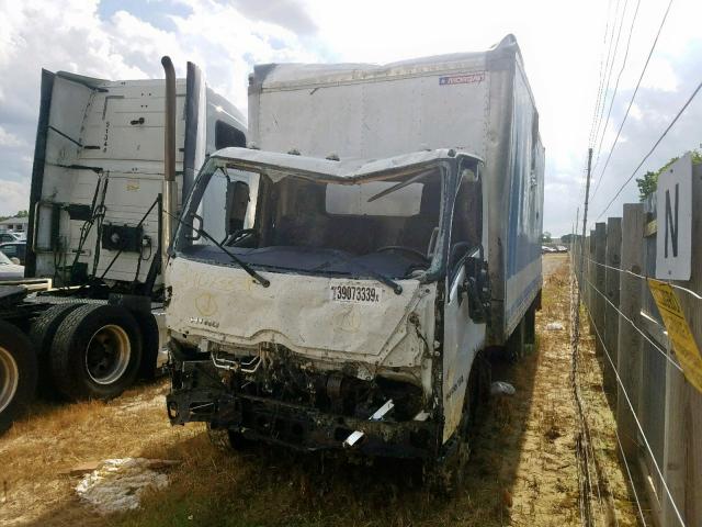 JHHSDM2HXHK005548 - 2017 HINO 195 WHITE photo 2