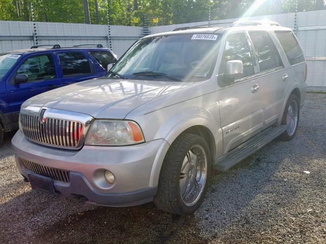 5LMFU28R73LJ21598 - 2003 LINCOLN NAVIGATOR 银色 照片 2