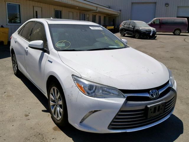 4T1BD1FK9HU201553 - 2017 TOYOTA CAMRY HYBR WHITE photo 1