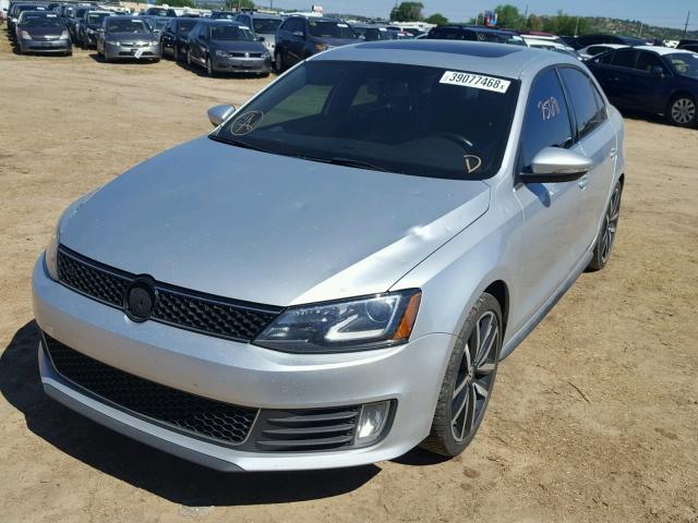 3VW5S7AJ7EM384778 - 2014 VOLKSWAGEN JETTA GLI SILVER photo 2