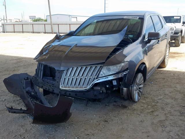 2LMHJ5FR4ABJ11573 - 2010 LINCOLN MKT GRAY photo 2