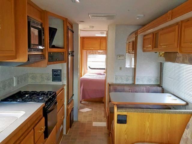 1FDXE45S65HA99865 - 2006 WINNEBAGO CHALET TWO TONE photo 6