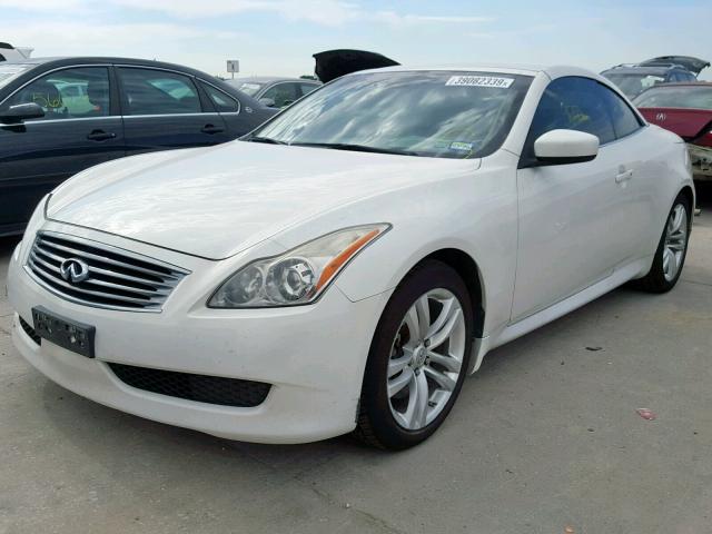 JNKCV66E59M720189 - 2009 INFINITI G37 BASE WHITE photo 2