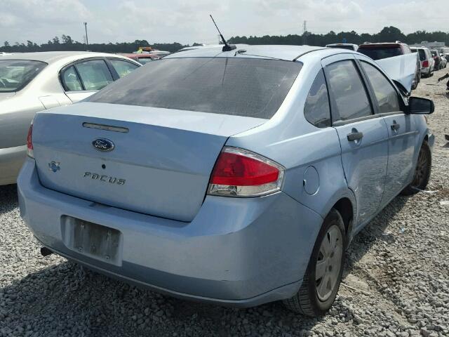 1FAHP34NX8W287061 - 2008 FORD FOCUS S/SE BLUE photo 4