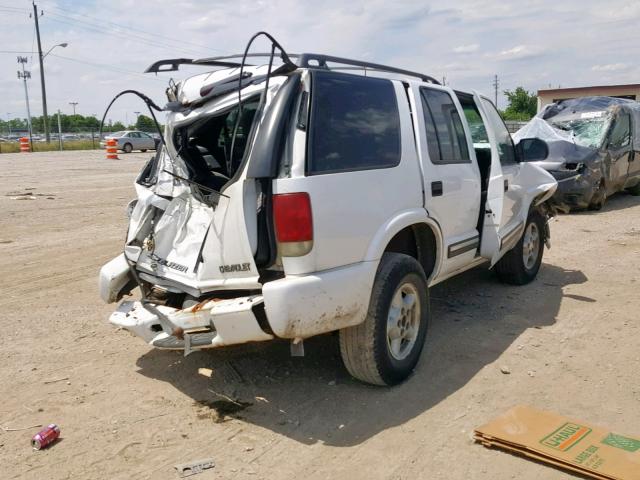 1GNDT13W9Y2401844 - 2000 CHEVROLET BLAZER WHITE photo 4