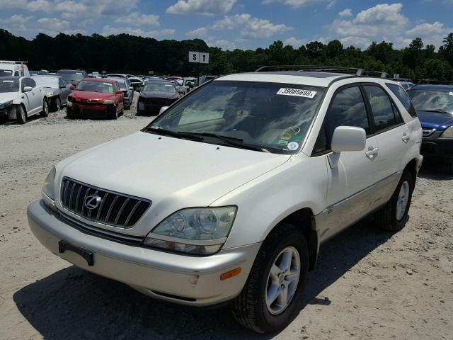 JTJGF10U410100865 - 2001 LEXUS RX 300 WHITE photo 2