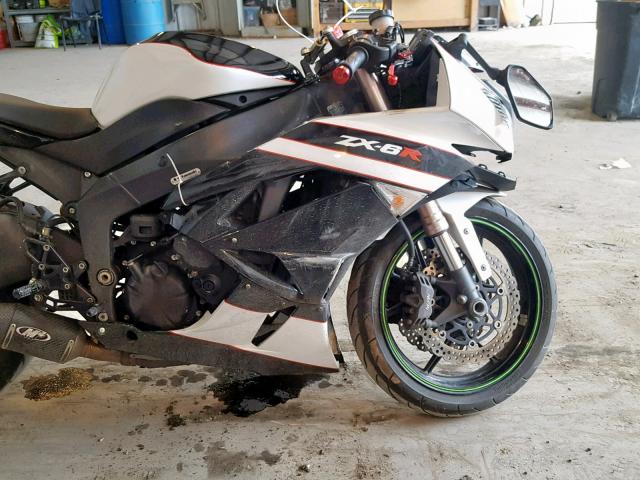 JKAZX4R149A004382 - 2009 KAWASAKI ZX600 R WHITE photo 9