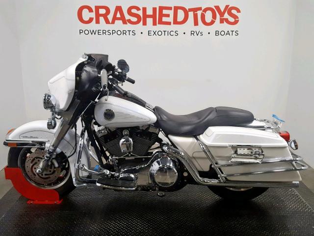 1HD1FCW184Y600128 - 2004 HARLEY-DAVIDSON FLHTCUI WHITE photo 3