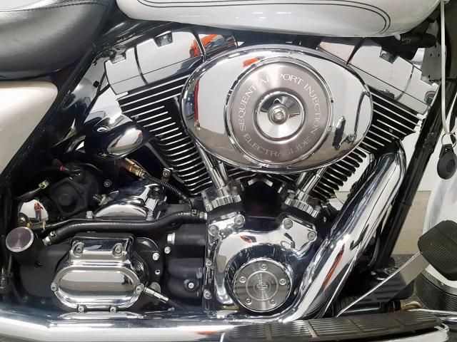 1HD1FCW184Y600128 - 2004 HARLEY-DAVIDSON FLHTCUI WHITE photo 5