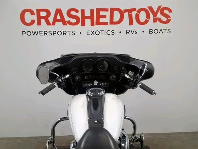 1HD1FCW184Y600128 - 2004 HARLEY-DAVIDSON FLHTCUI WHITE photo 8