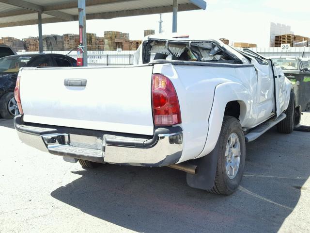 5TETU62N35Z136868 - 2005 TOYOTA TACOMA PRE WHITE photo 4