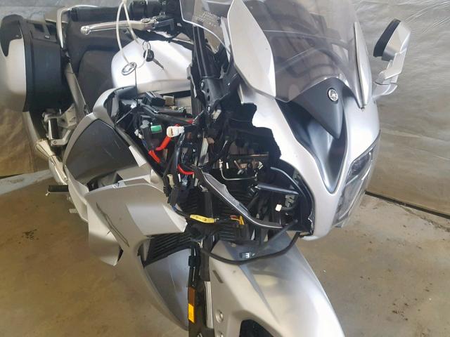 JYARP30N9HA000256 - 2017 YAMAHA FJR1300 AE SILVER photo 9