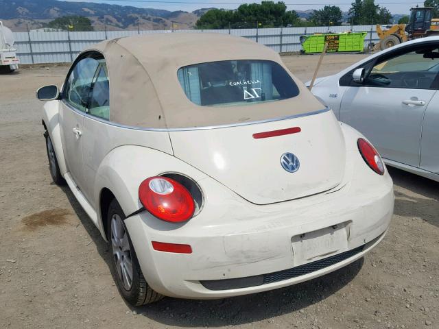 3VWPG31Y38M405730 - 2008 VOLKSWAGEN NEW BEETLE CREAM photo 3