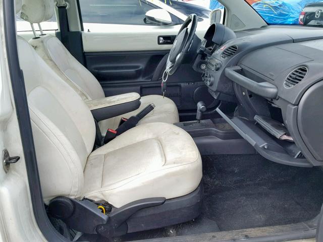 3VWFW31C28M511573 - 2008 VOLKSWAGEN NEW BEETLE თეთრი ფოტო 5