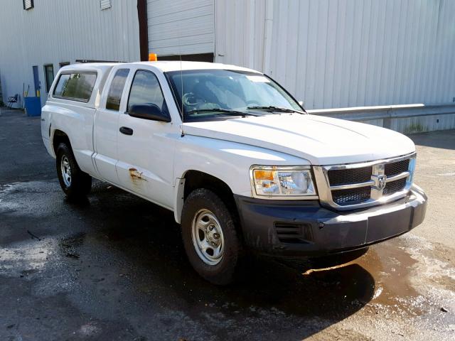 1D7HW22K88S611458 - 2008 DODGE DAKOTA ST WHITE photo 1