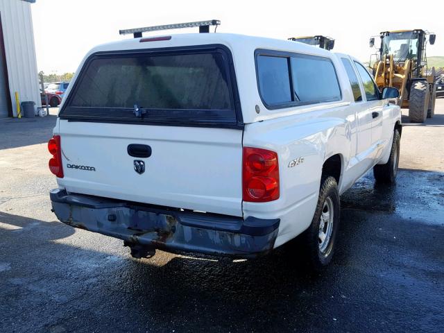 1D7HW22K88S611458 - 2008 DODGE DAKOTA ST WHITE photo 4