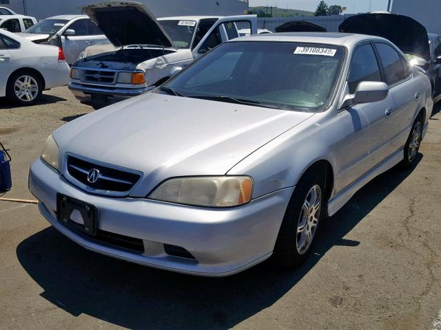 19UUA5675YA021773 - 2000 ACURA 3.2TL SILVER photo 2