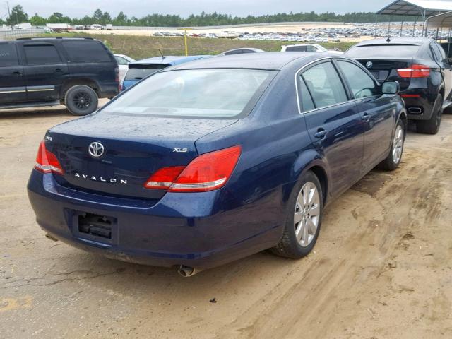 4T1BK36B46U111578 - 2006 TOYOTA AVALON XL/ BLUE photo 4