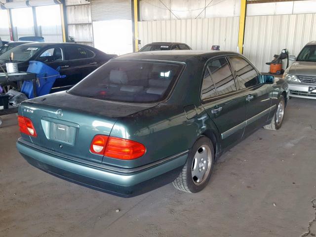 WDBJF72F5VA151297 - 1997 MERCEDES-BENZ E 420 GREEN photo 4