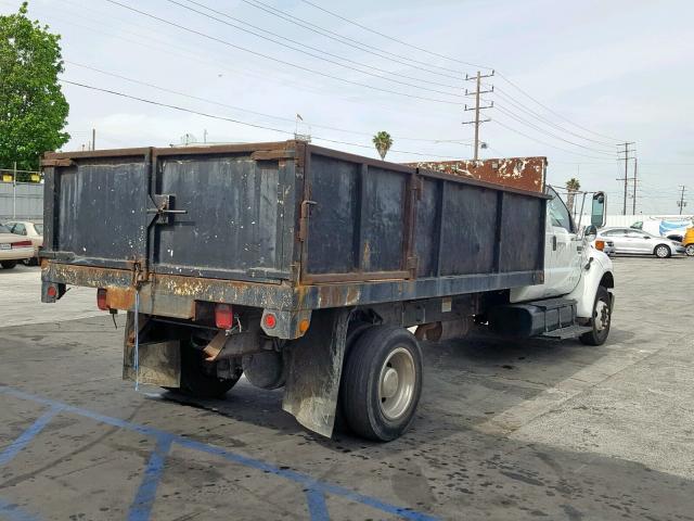 3FRNX65055V125896 - 2005 FORD F650 SUPER WHITE photo 4