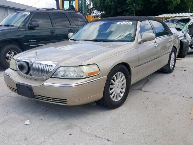 1LNHM81W84Y649752 - 2004 LINCOLN TOWN CAR E BEIGE photo 2