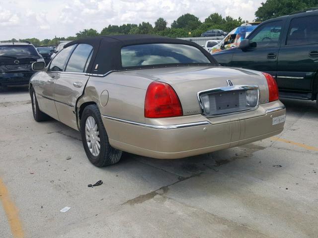 1LNHM81W84Y649752 - 2004 LINCOLN TOWN CAR E BEIGE photo 3