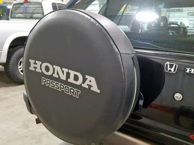 4S6CY58V1S4412428 - 1995 HONDA PASSPORT E შავი ფოტო 9