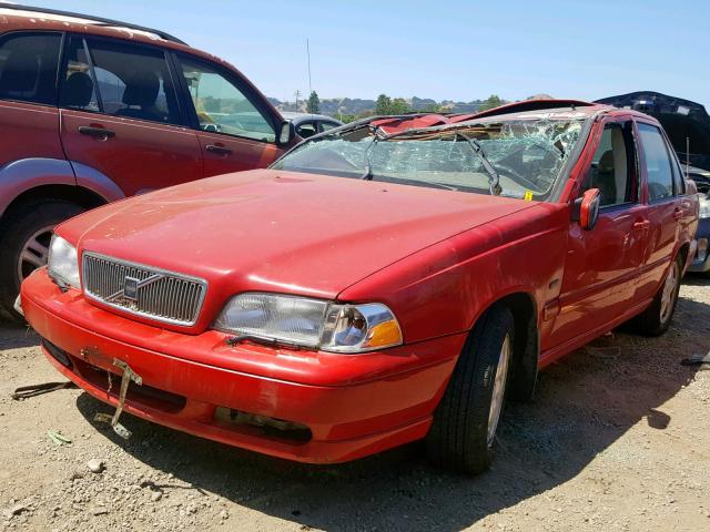 YV1LS5579W1513786 - 1998 VOLVO S70 RED photo 2