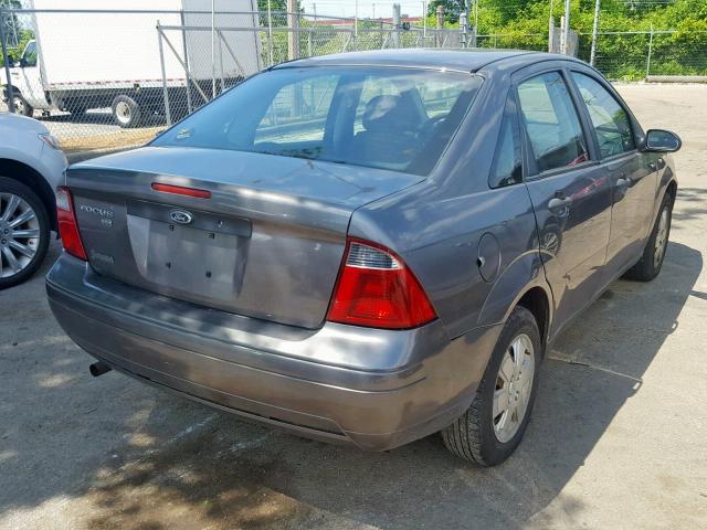 1FAHP34N37W178651 - 2007 FORD FOCUS ZX4 GRAY photo 4