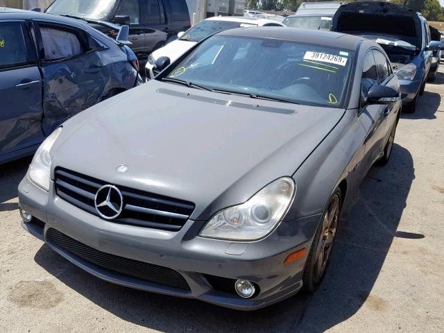 WDDDJ77X97A102725 - 2007 MERCEDES-BENZ CLS 63 AMG GRAY photo 2