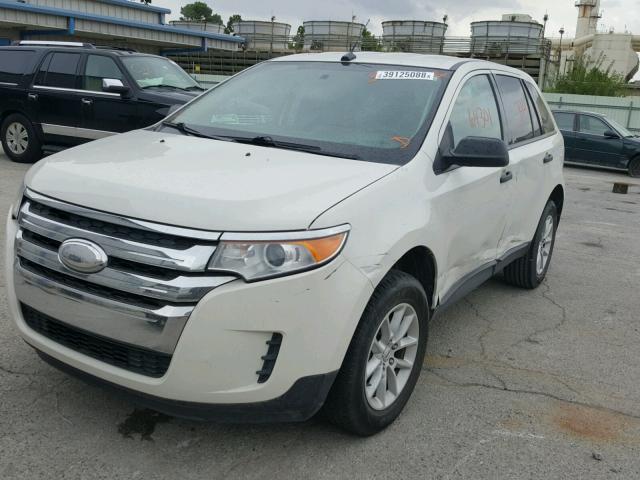 2FMDK3GCXDBB29618 - 2013 FORD EDGE SE WHITE photo 2