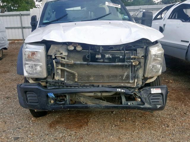 1FDUF5HT0EEB36758 - 2014 FORD F550 SUPER WHITE photo 9