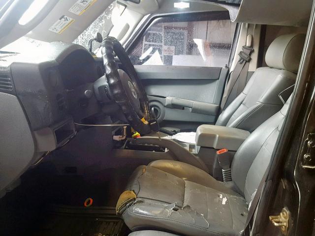 1J8HH48P77C502011 - 2007 JEEP COMMANDER BLACK photo 5