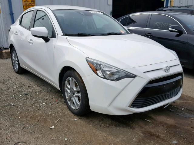 3MYDLBZV4GY103572 - 2016 TOYOTA SCION IA WHITE photo 1