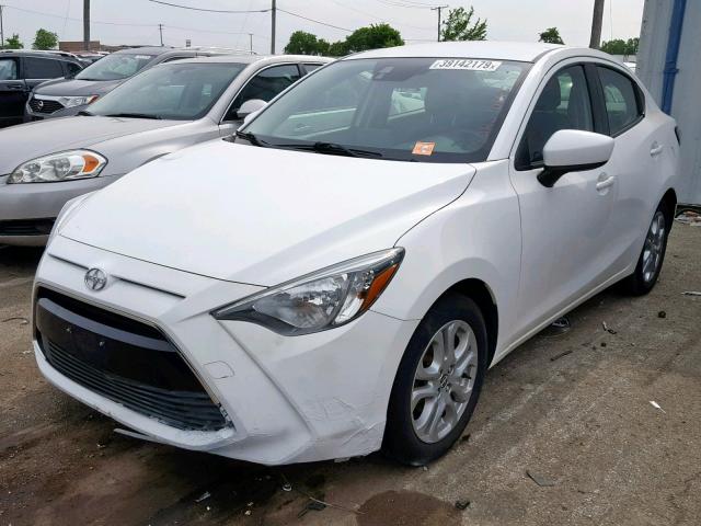 3MYDLBZV4GY103572 - 2016 TOYOTA SCION IA WHITE photo 2