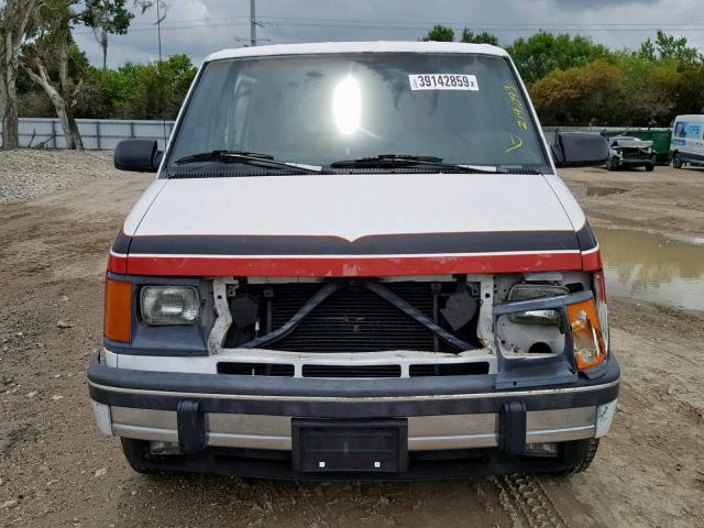 1GNDM19Z0RB175192 - 1994 CHEVROLET ASTRO WHITE photo 9