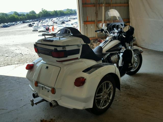 1HD1FC4168Y631421 - 2008 HARLEY-DAVIDSON FLHTCUI WHITE photo 4