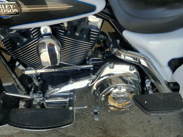 1HD1FC4168Y631421 - 2008 HARLEY-DAVIDSON FLHTCUI WHITE photo 7