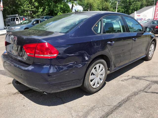 1VWAP7A30CC092924 - 2012 VOLKSWAGEN PASSAT S BLUE photo 4