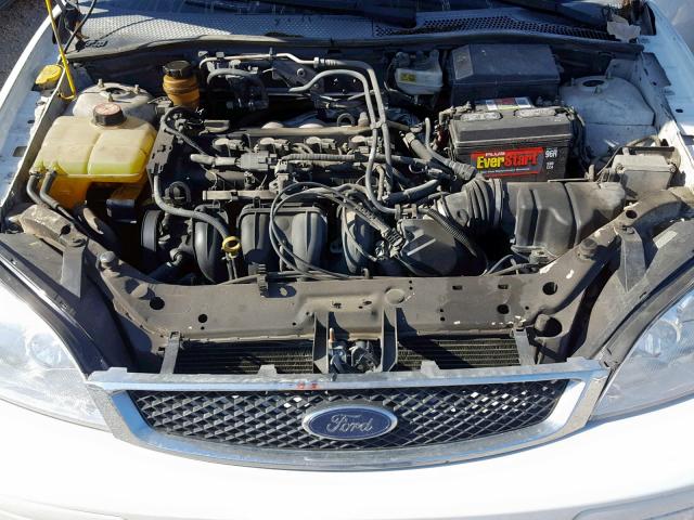 1FAFP34N35W141586 - 2005 FORD FOCUS ZX4 WHITE photo 7