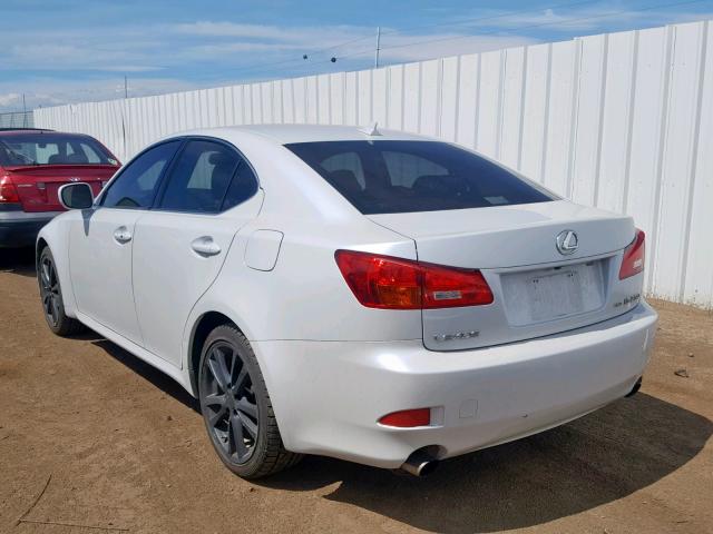 JTHCK262975011585 - 2007 LEXUS IS 250 WHITE photo 3