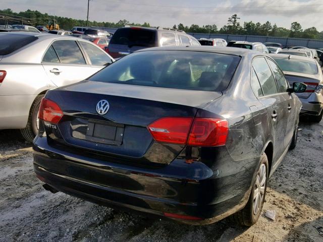 3VW2K7AJXEM408302 - 2014 VOLKSWAGEN JETTA BASE BLACK photo 4