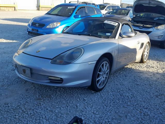 WP0CA29814S620154 - 2004 PORSCHE BOXSTER SILVER photo 2