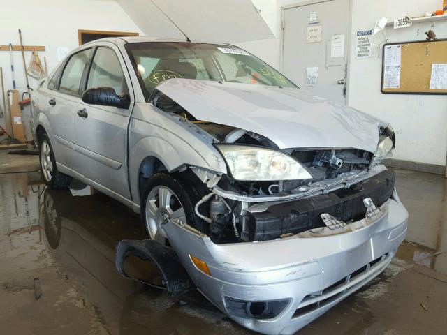 1FAFP34N95W214654 - 2005 FORD FOCUS ZX4 SILVER photo 1