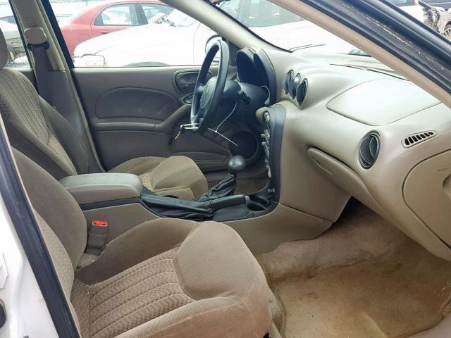 1G2NF52F82C293946 - 2002 PONTIAC GRAND AM S WHITE photo 5