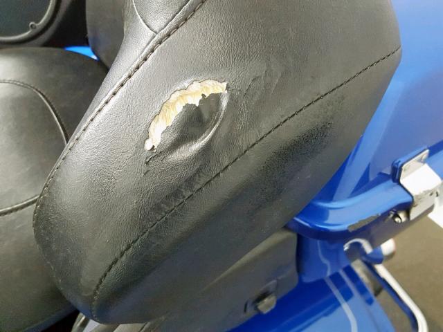 1HD1FC4188Y677171 - 2008 HARLEY-DAVIDSON FLHTCUI BLUE photo 19