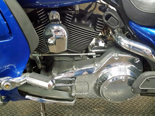1HD1FC4188Y677171 - 2008 HARLEY-DAVIDSON FLHTCUI BLUE photo 6