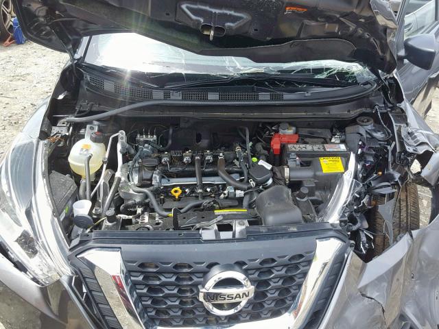 3N1CP5CU7JL538299 - 2018 NISSAN KICKS S GRAY photo 7