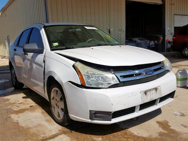 1FAHP34N68W237614 - 2008 FORD FOCUS S/SE WHITE photo 1